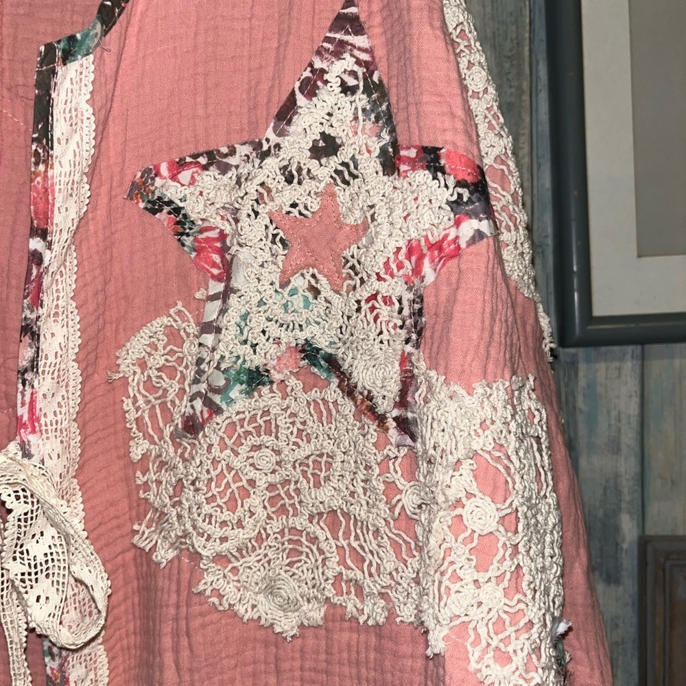 🌸POL Small Flamingo Pink Kimono Style Jacket with Lace Accents Floral Trim P006 - Picture 5 of 8